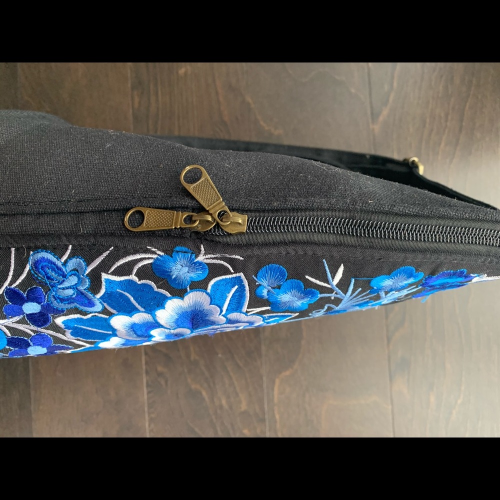 Embroidered backpack - Picture 4 of 10